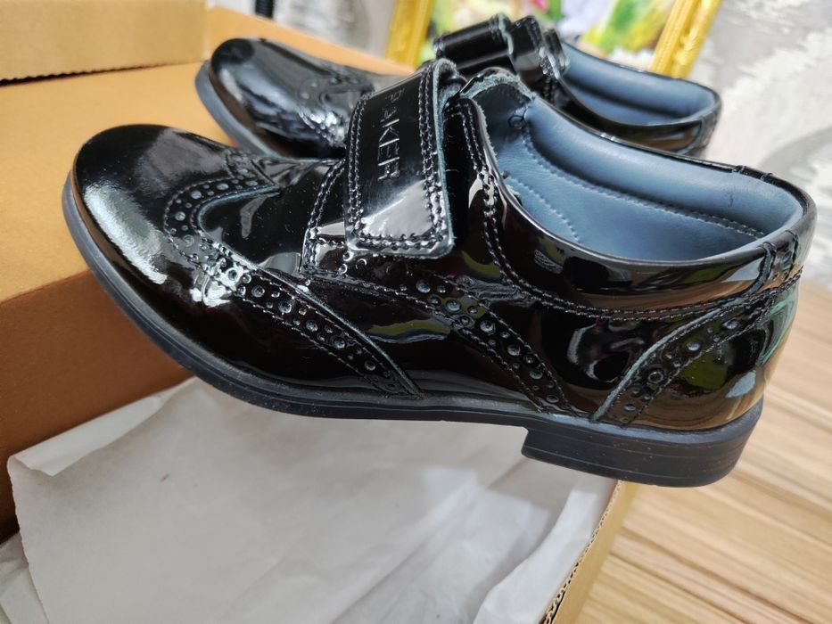 Продам детские туфли