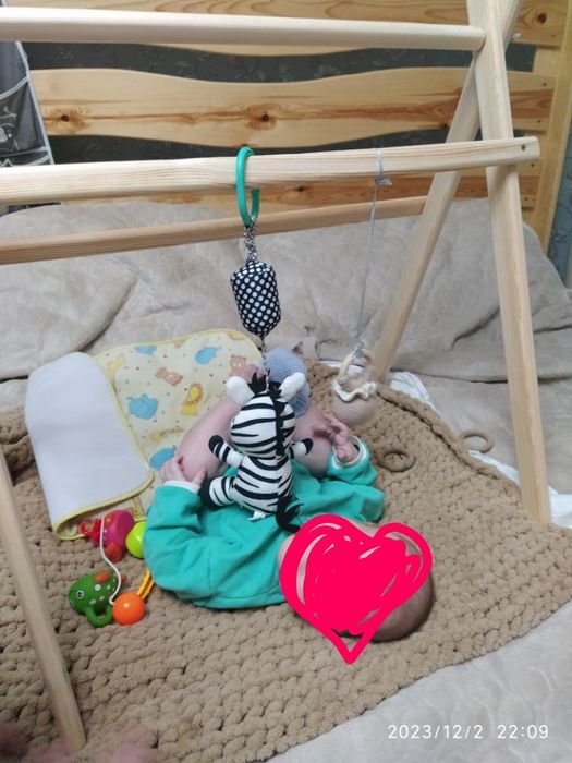 Стойка с игрушками