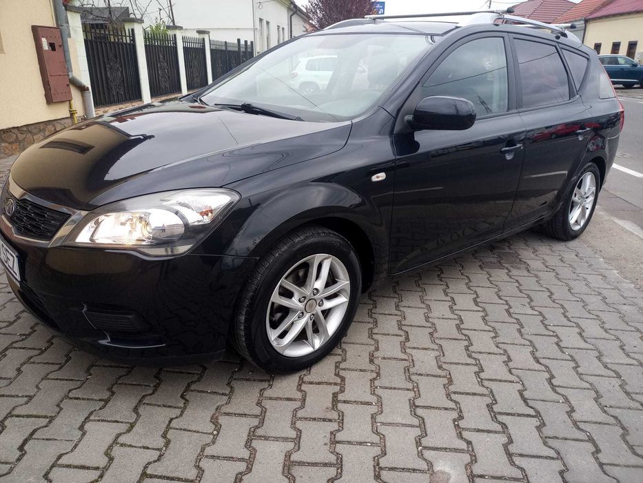 Kia Ceed motor 1.4 benzină 90 cp, 2011 înmatriculată în RO