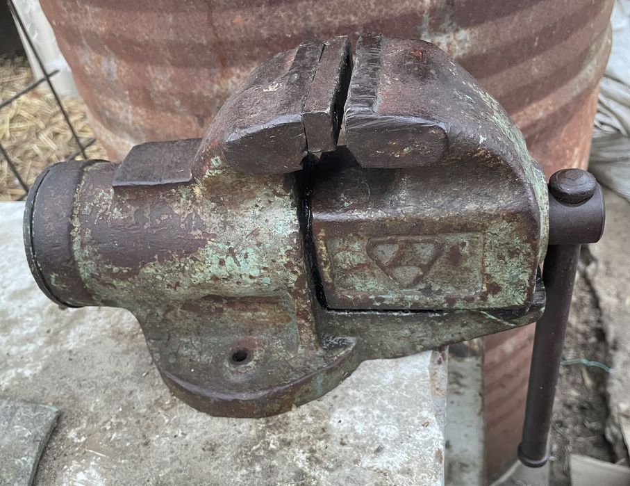 Продаются Тиски Советские