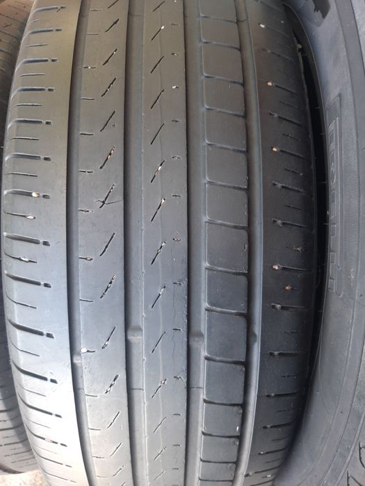 Продам шины 235/65/17 пирелли.