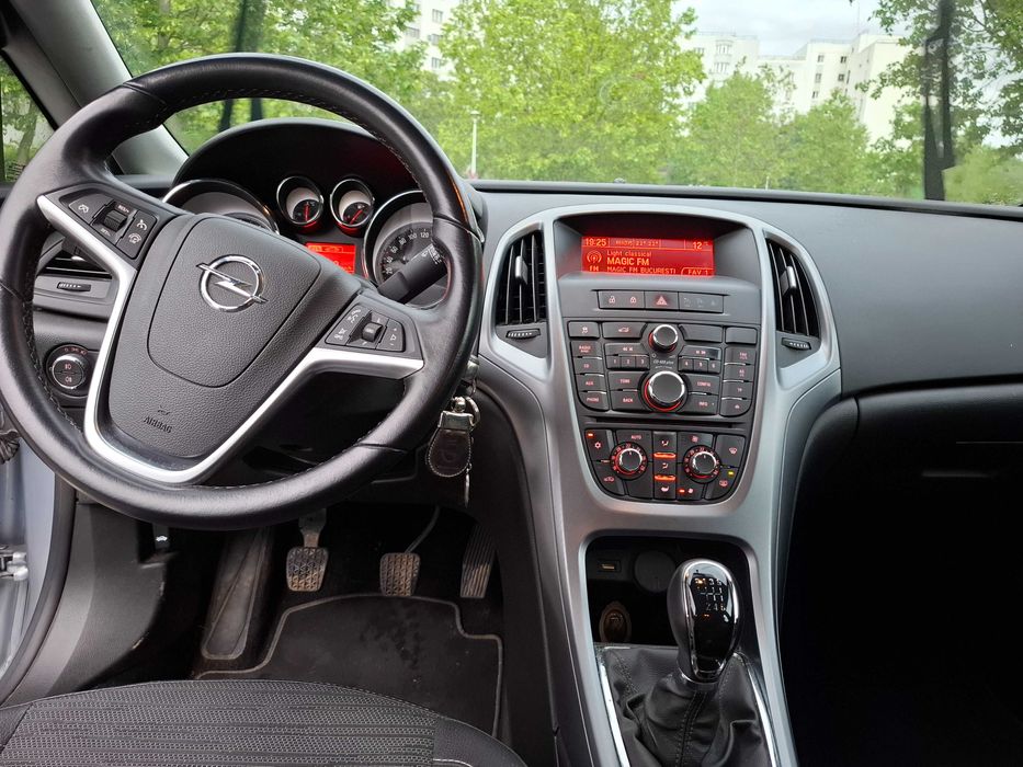 Opel Astra J 1.4 Turbo 140 CP - Primul proprietar - ITP 2028