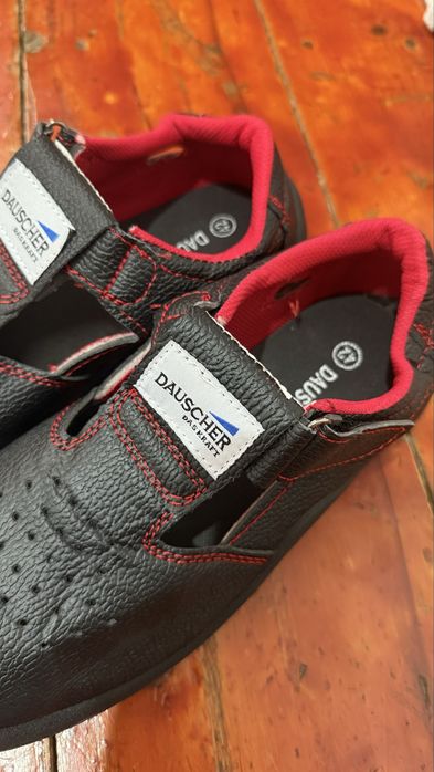 Продам рабочую обувь .