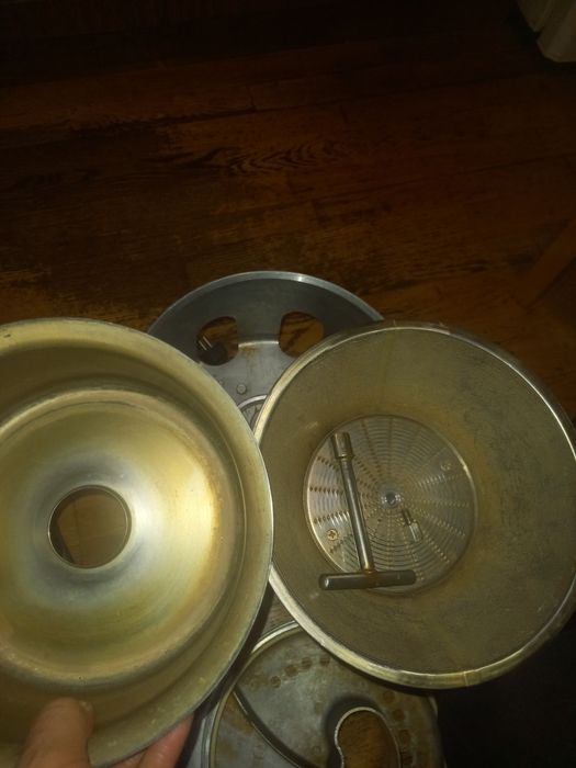 Соковыжималка профессиональная