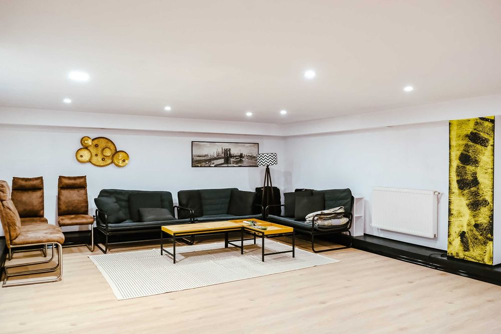 Apartament 4 camere, parter + demisol 130 mp, lângă Complex Studențesc, garaj