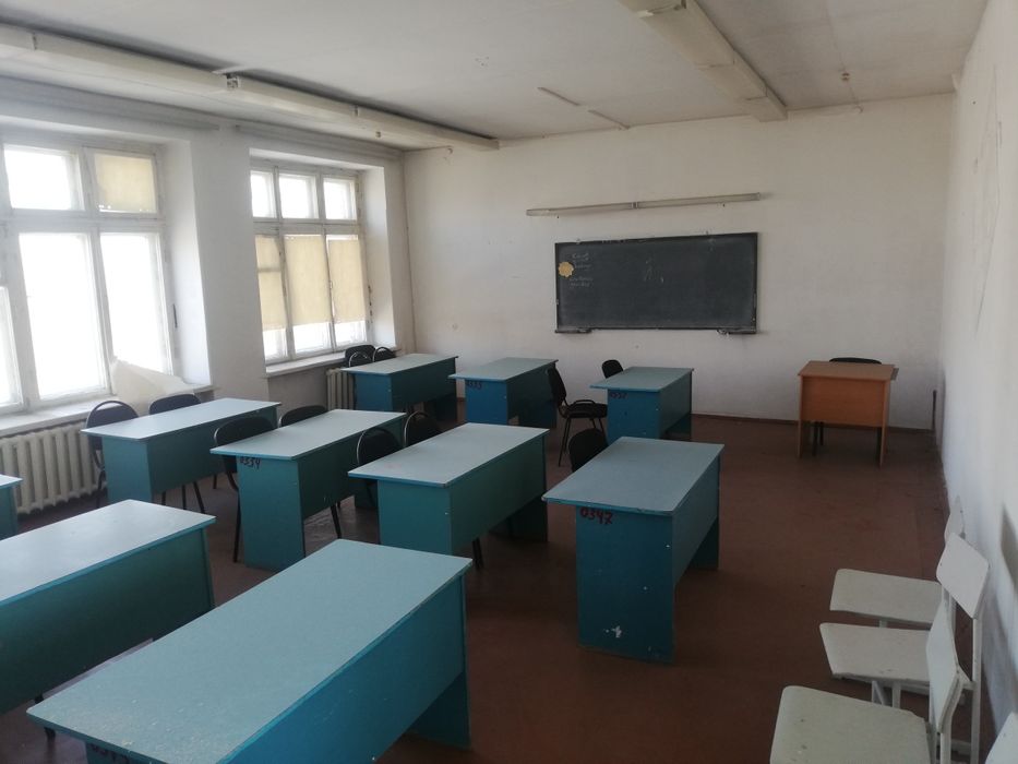 Продам столы, парты, стулья, кресла, шкаф, доска шк.