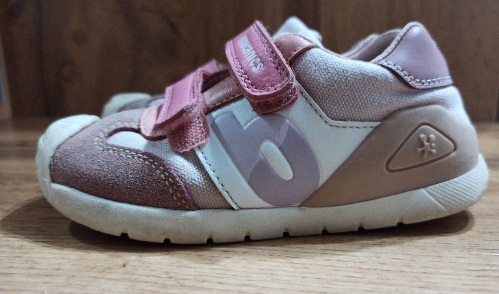Кросовки детские для девочки Biomechanics 25р.