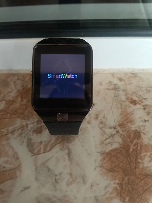 Смарт часовници по 10лв броя. и 1бр.подарък