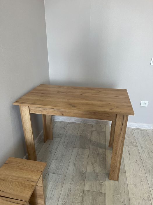 Продам стол и стулы
