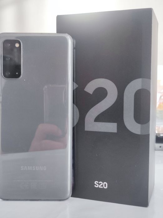 Самсунг А52 и С20