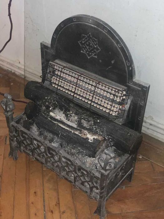 Semineu electric decor