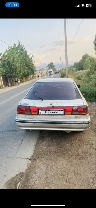 Срочнт продам мазда 626