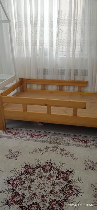 Кровать из дерево