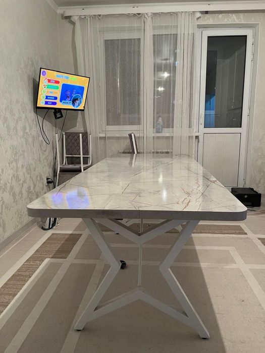 Стол для гостиной