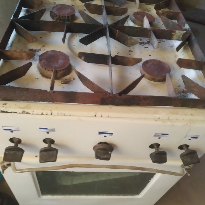Hamyonbob gaz plitasi sotiladi
