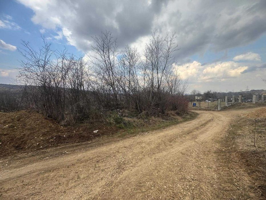 Teren de vanzare in sat Badeni, in suprafata de 1334 mp