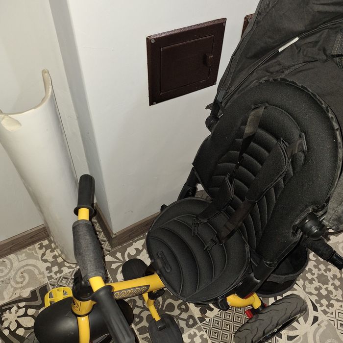 LORELLI Emotion Триколка със сенник и въртяща се седалка JAGUAR BLACK