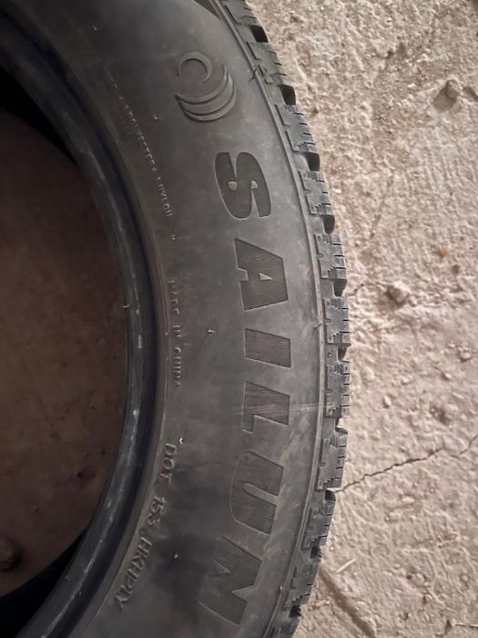 Зимний шины 215/60 R17