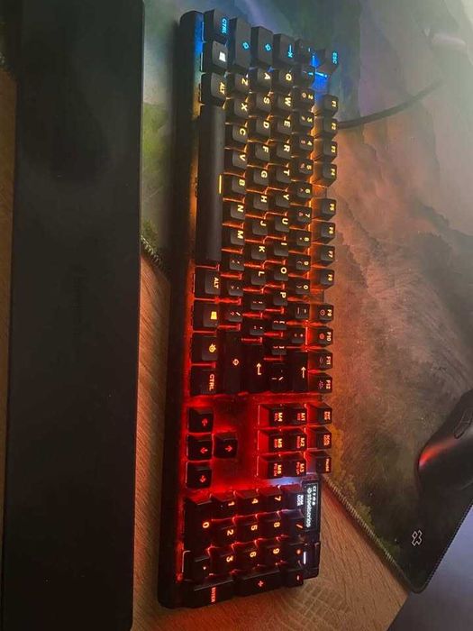 Vând tastatură gaming SteelSeries Apex Pro