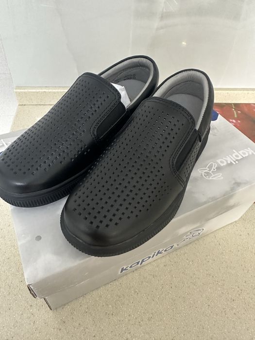 Продам детскую обувь