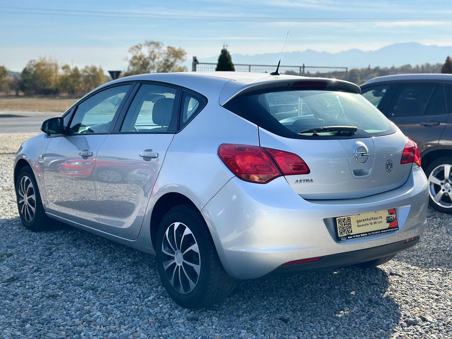 Opel astra J 1.6i Garantie Rate