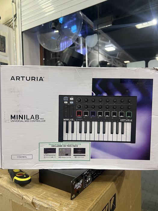 Миди клавиатура Arturia