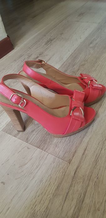 Продам туфли 37 размера