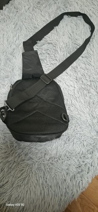 Adidas мъжка чанта за през рамо.