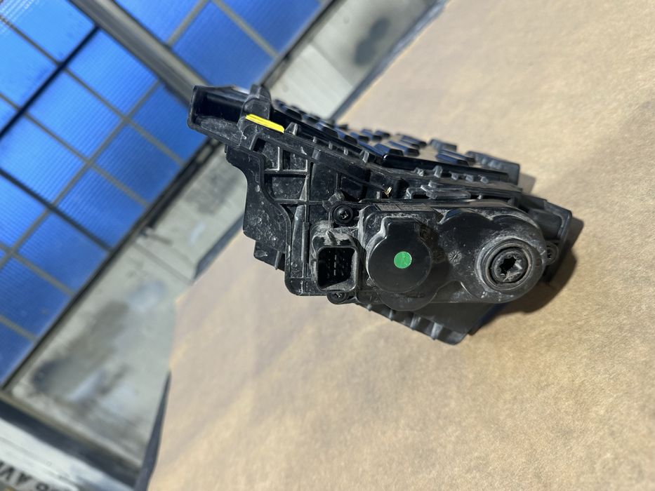 Kia EV6 дясна клапа