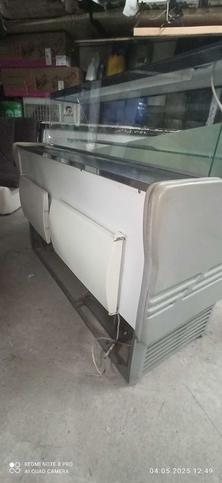 Холодильник витринный