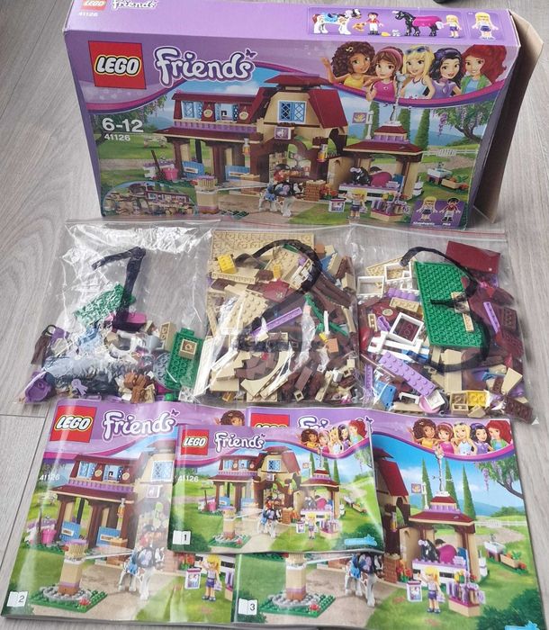 LEGO Friends - Clubul de calarie din Heartlake 41126, 575 piese