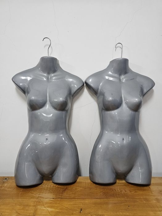 Манекены вешалки женские