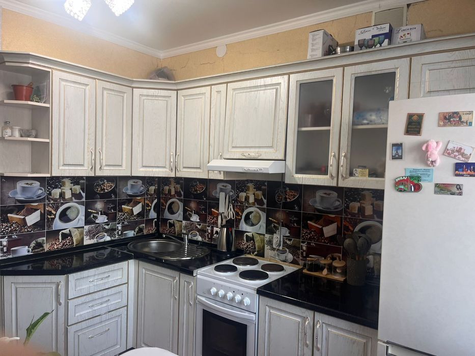 Кухонный гарнитур продам
