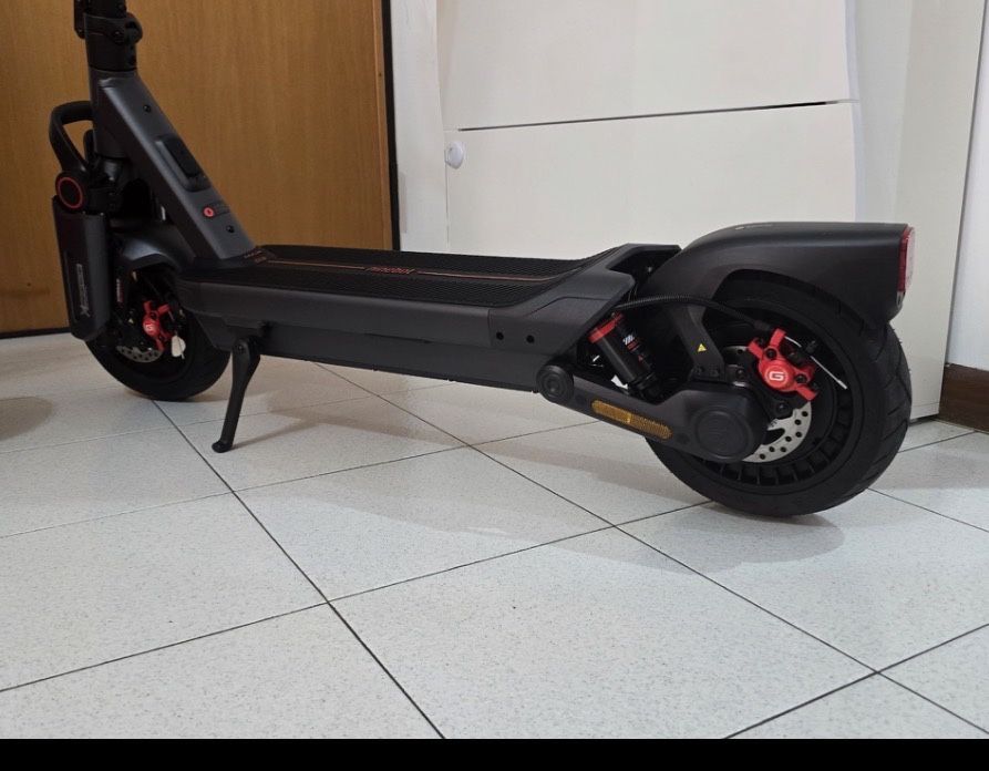 Trotineta Electrica Segway Ninebot MAX G3 E Display smart, motor 2000w