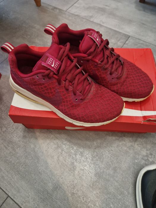 маратонки nike, puma