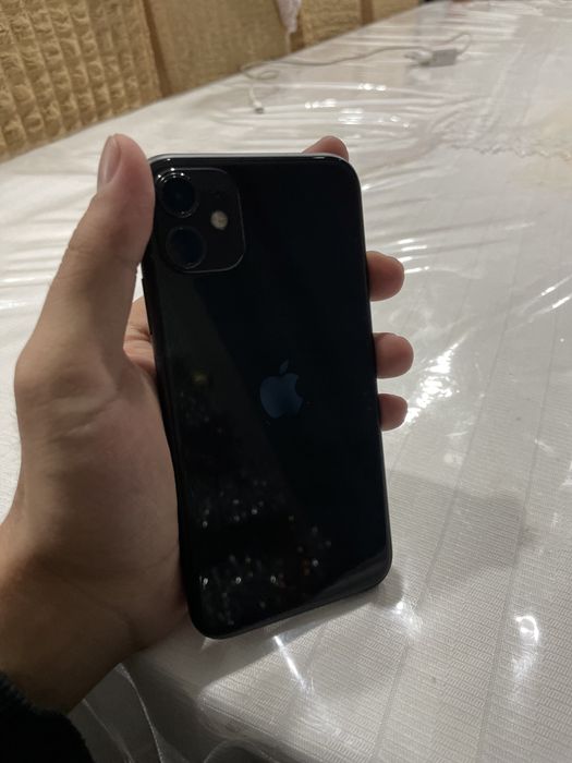 Продам iPhone 11 128g