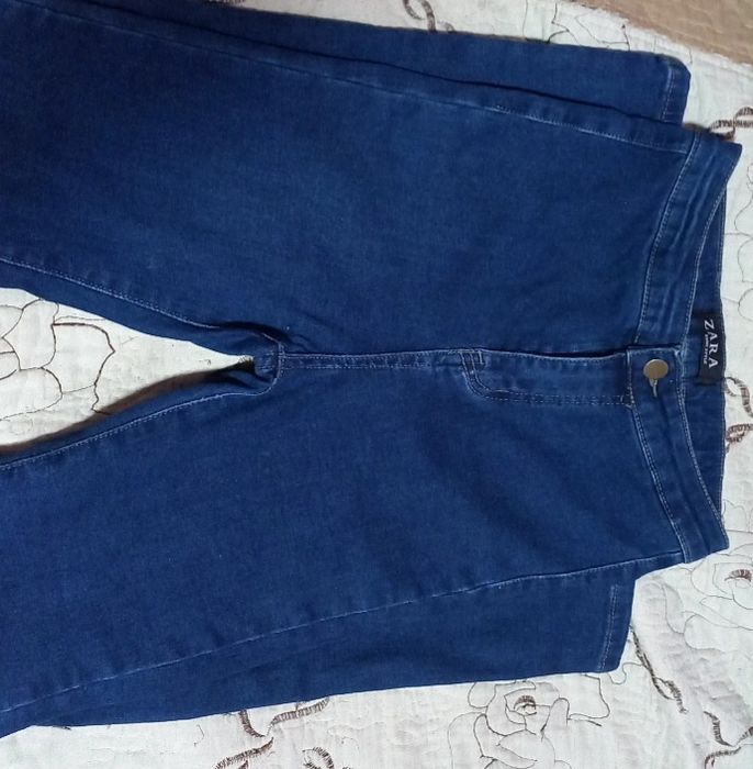 Продам джинсы для девочек