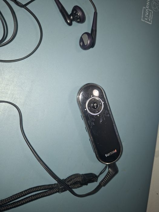 Philips GoGear, 2 GB, MP3 Player, FM radio, Plug & Play  USB Direct