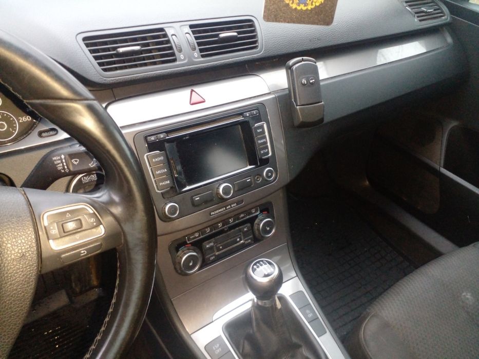 Vw Passat b6  2.0 tdi  140 cp   euro 5  an fab. 2010  pret 2950euro