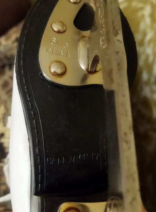 Продам фигурные коньки