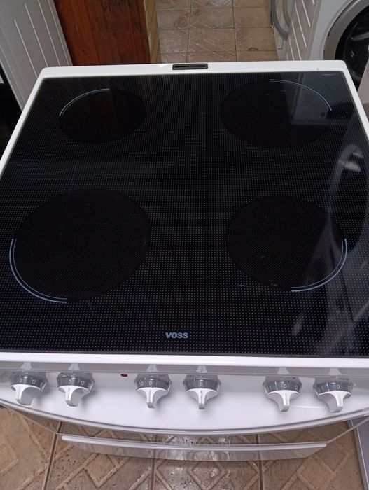 Свободно стояща печка с керамичен плот VOSS  2 години Гаранция!