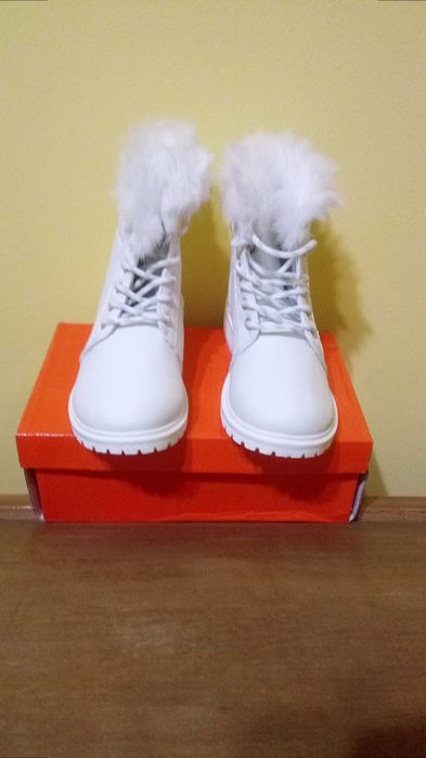 Нови боти за момиче