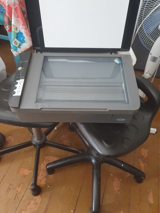 Принтер EPSON цветной.