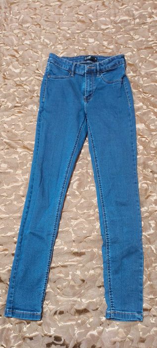 Три чифта дамски дънки