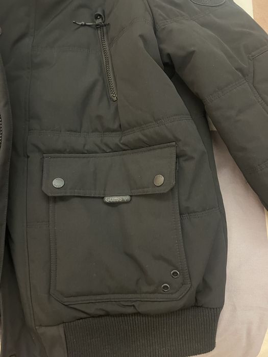 Оригинално зимно яке Guess, отлично състояние