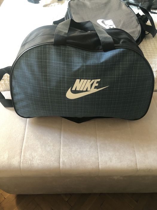 Големи сакове Найк 60/30/20