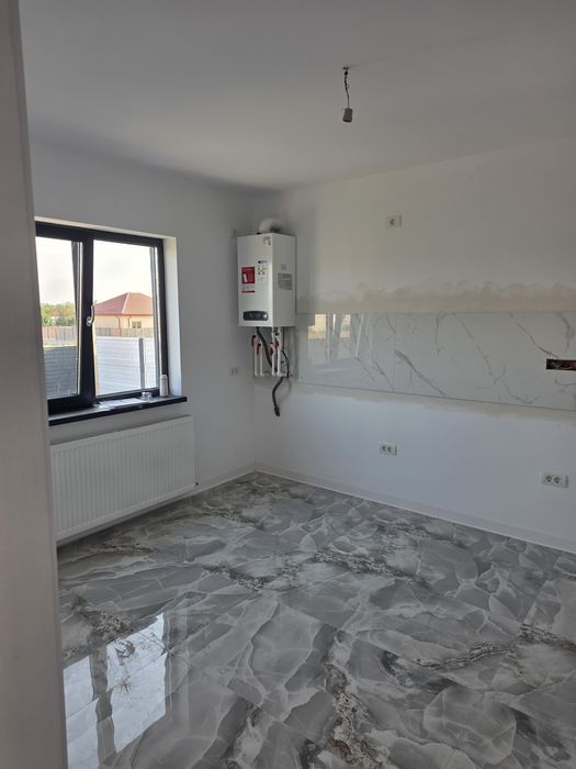 Vand casa in Valu lui Traian pe partea dreapta
