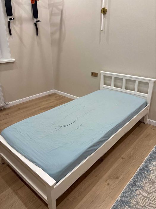 СРОЧНО ! Продам детскую кровать 100*200