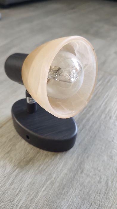 Малък плафон за стена