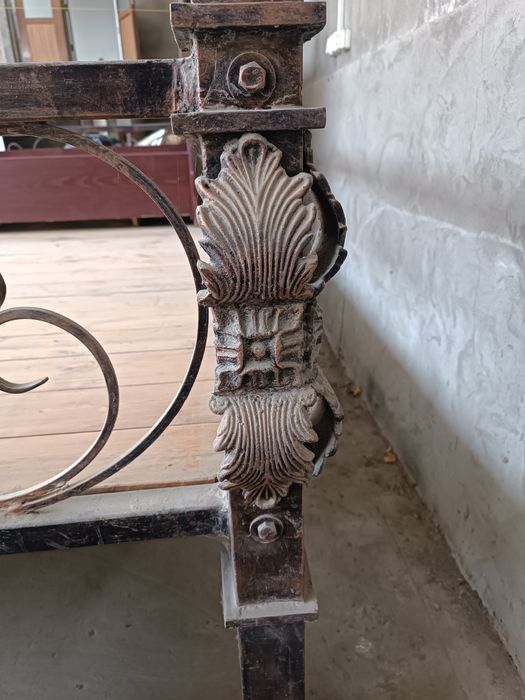 Темир каравот ( су́ри ) сотилади